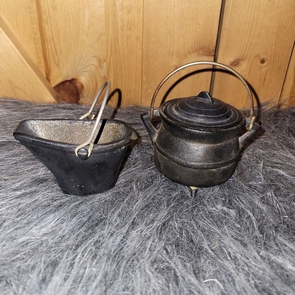 Set of 2 vintage mini cast iron cauldron and coal bucket - Picture 7 of 11